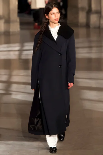 Look 12